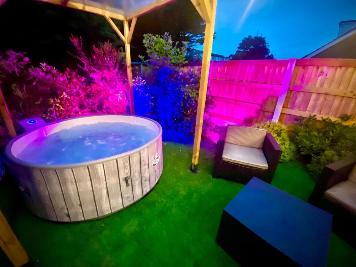Remarkable 3-Bed Hot Tub House In Blackpool Kültér fotó