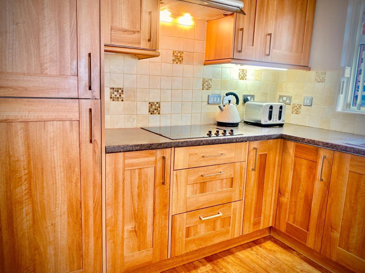 Remarkable 3-Bed Hot Tub House In Blackpool Kültér fotó