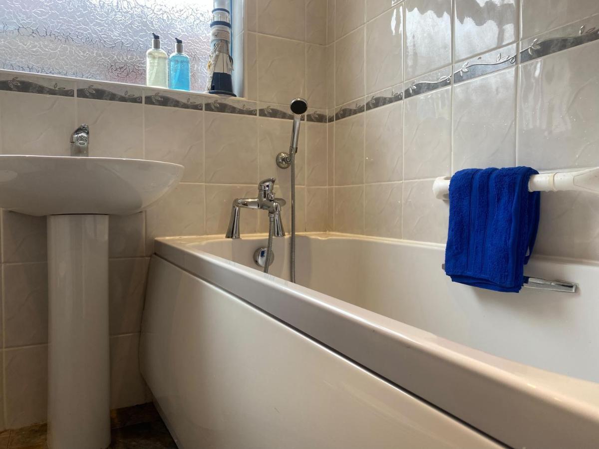 Remarkable 3-Bed Hot Tub House In Blackpool Kültér fotó