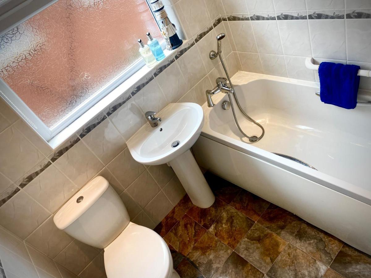 Remarkable 3-Bed Hot Tub House In Blackpool Kültér fotó
