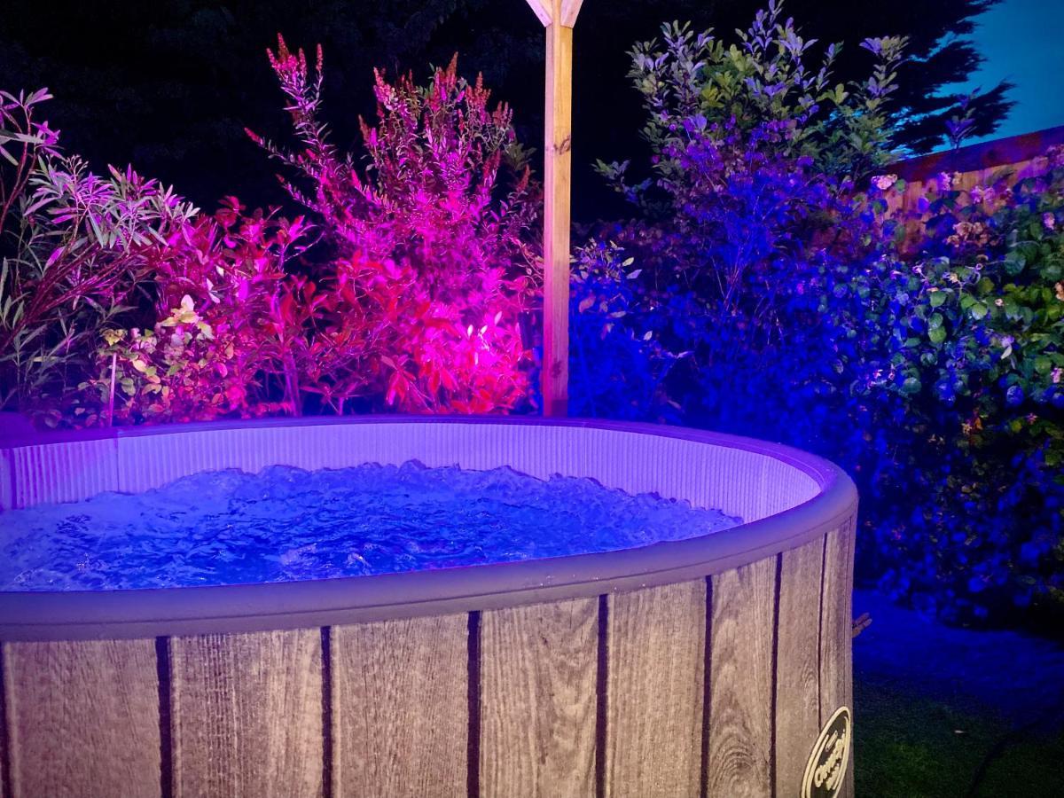 Remarkable 3-Bed Hot Tub House In Blackpool Kültér fotó